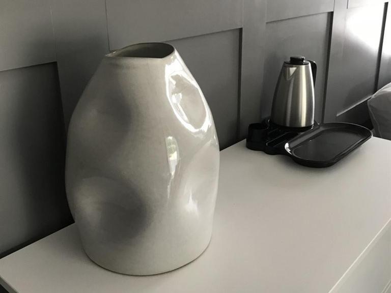 ホテル No.16 シーハム 部屋 写真 A water filter