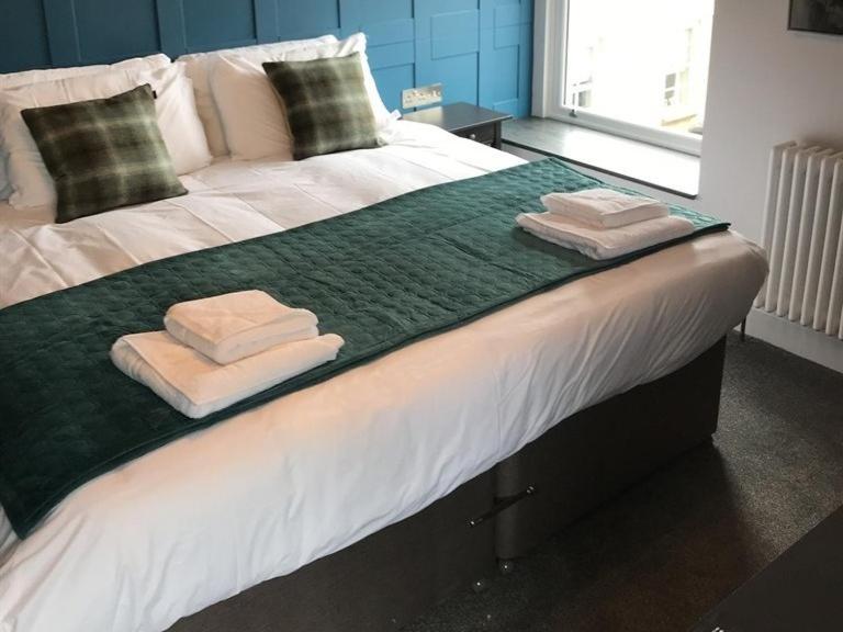 ホテル No.16 シーハム 部屋 写真 A bed runner